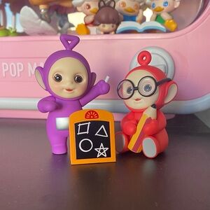 Pop Mart Teletubbies Tinky Winky & Po Learning Together